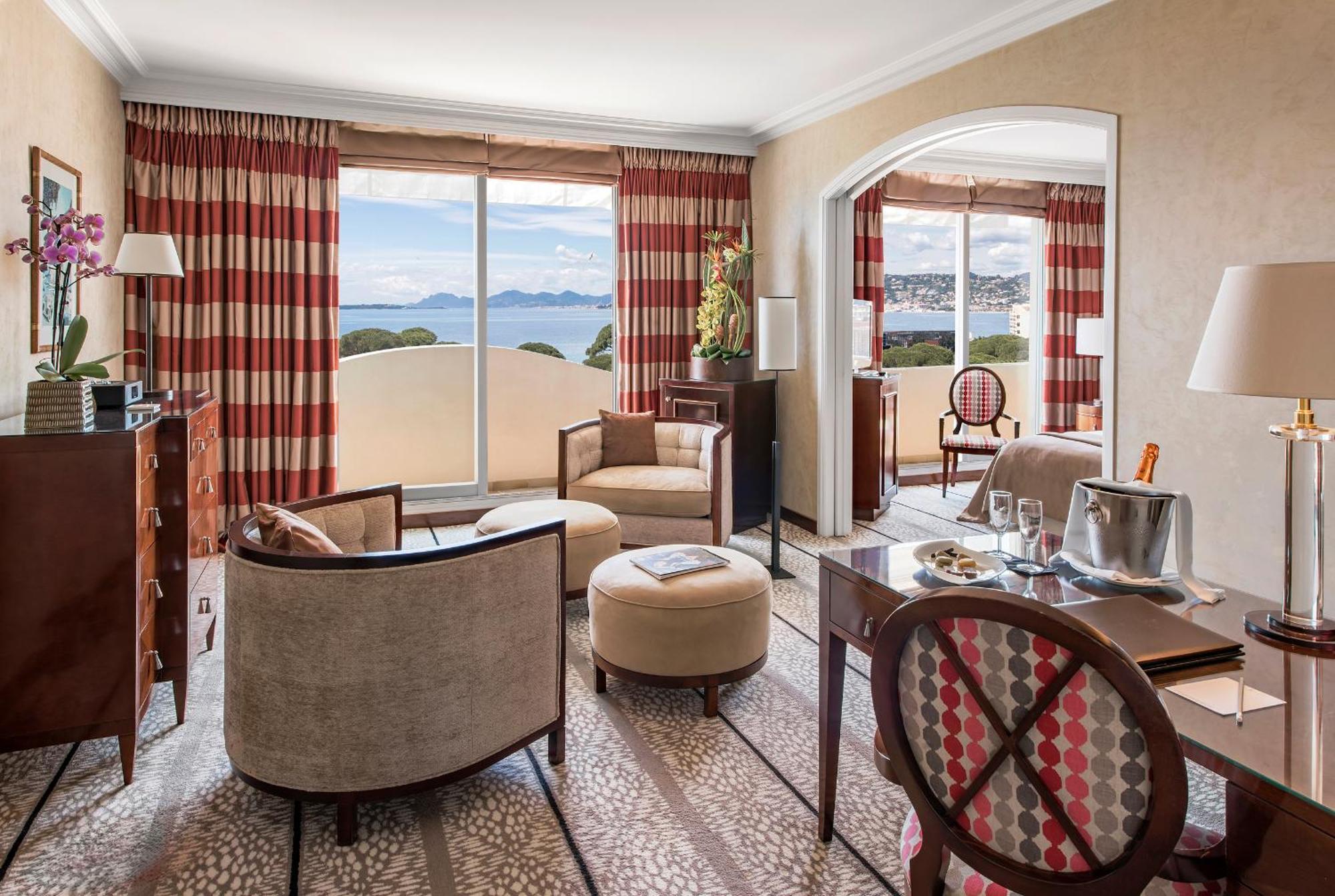 Hotel Juana Екстер'єр фото