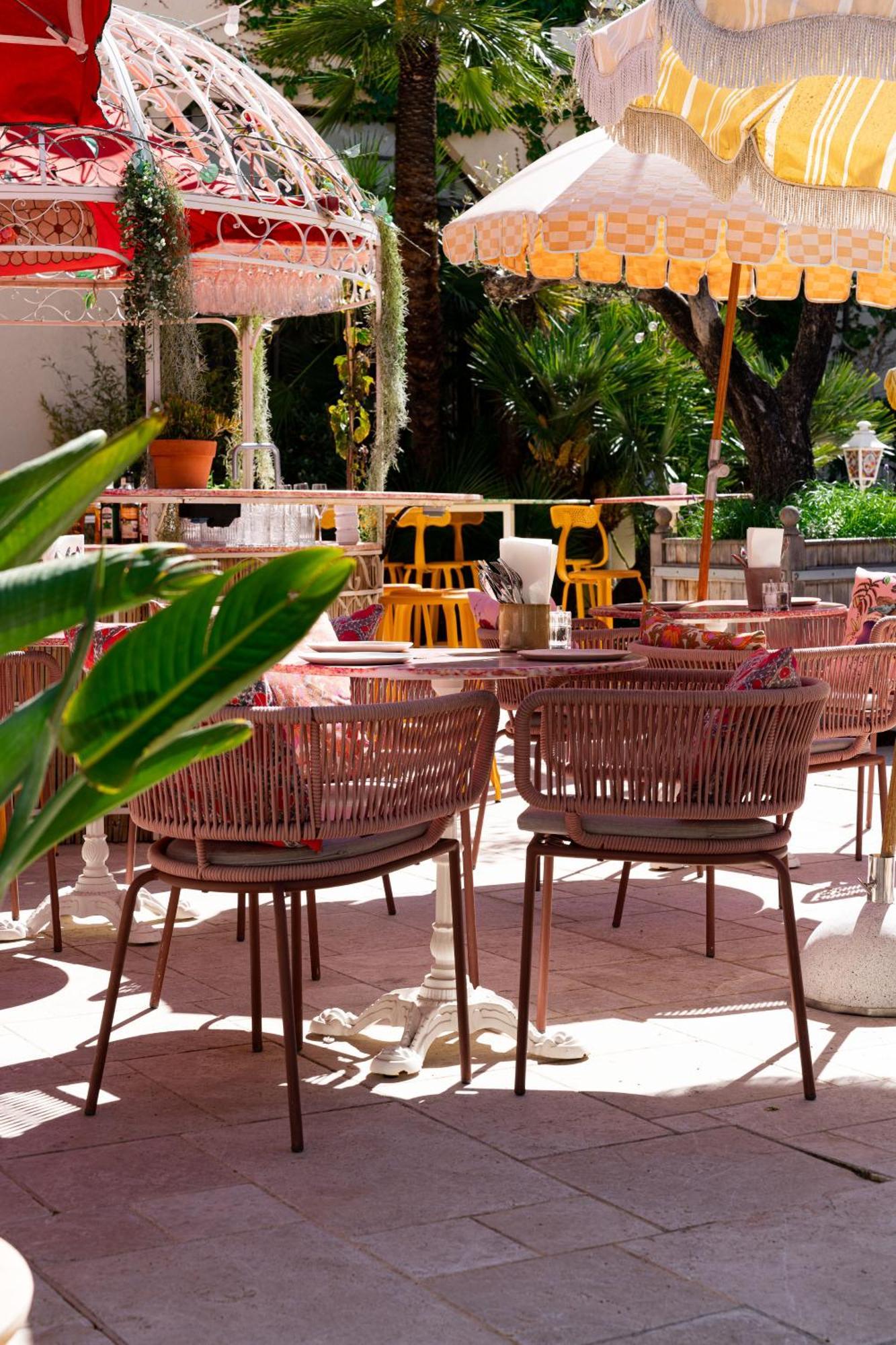Hotel Juana Екстер'єр фото