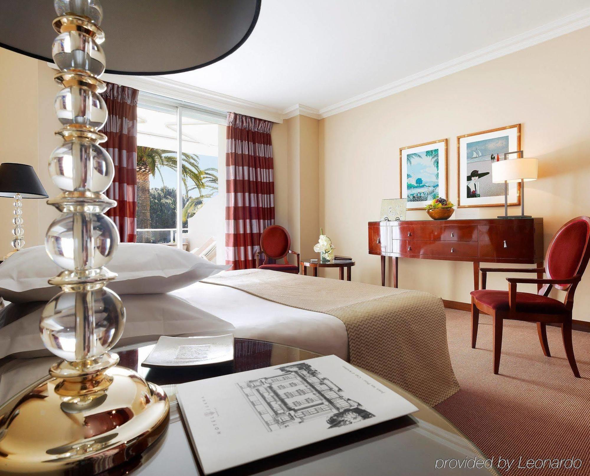Hotel Juana Екстер'єр фото